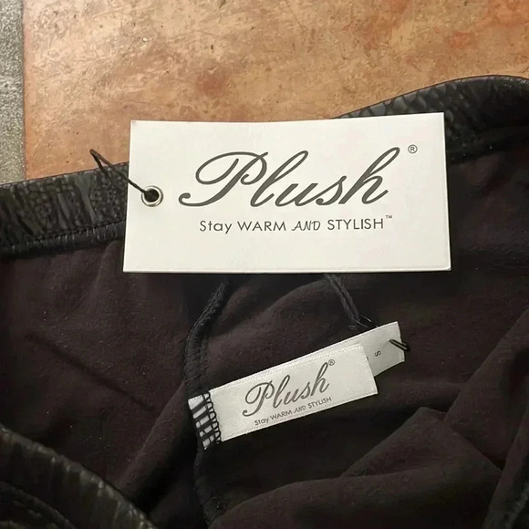 🔷 PLUSH Black Size Small Cozy Reptile Animal Print Lounge Pants MSRP$93 - Picture 3 of 11